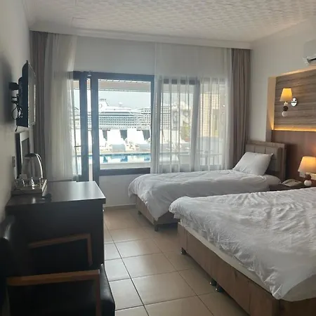 Stella מלון קוסדסי